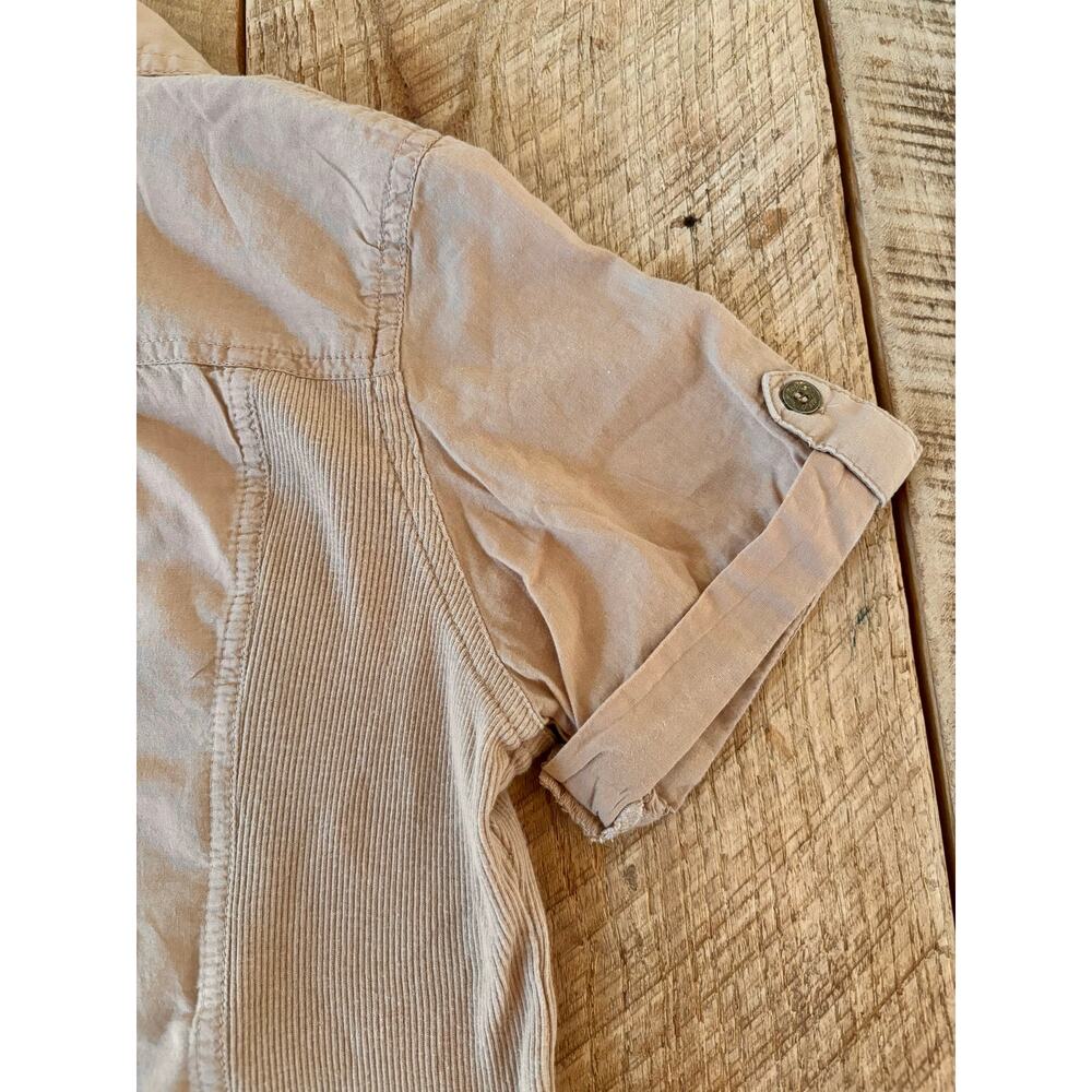 GUESS Women’s Tan Button Down V Neckline Shirt — SIZE S - Picture 5 of 9
